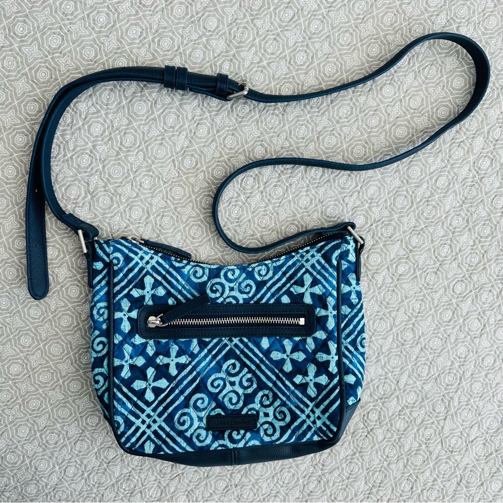 Vera Bradley Mini Vivian Crossbody Purse Blue Cuban Tiles Approx Size 8” x 7”